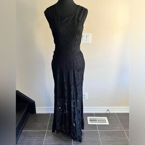 Elegant Black Lace Evening Dress
